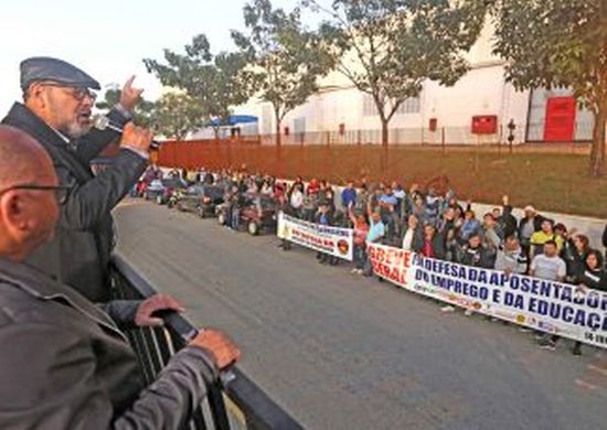 Metalúrgicos de Guarulhos fazem protesto contra reforma da Previdência