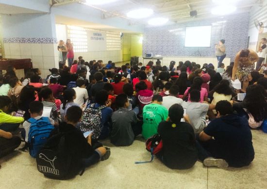 Violência contra a mulher é tema de palestra em escola da Prefeitura