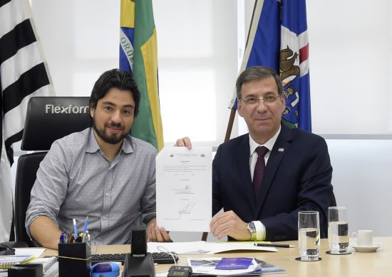 Guti assina convênio para implantação de Central de Penas e Medidas Alternativas