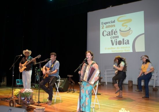 Teatro do CEU Ponte Alta apresenta Café com Viola Especial do Dia dos Pais