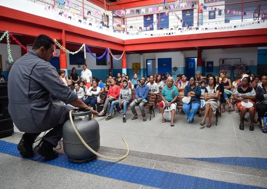 Ação Chama Segura troca 100 kits de gás na região do Itaim