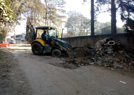 Prefeitura retira mais de 200 caminhões de resíduos em bocas de lobo, córregos e pontos de descarte