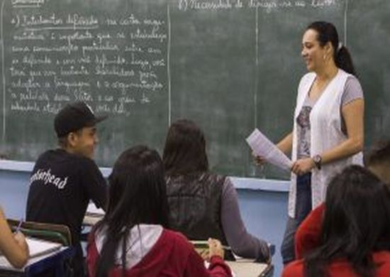 Alunos da rede pública podem concorrer a bolsa de estudos na Itália