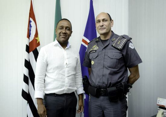 Professor Jesus recebe novo comandante da PM em Guarulhos