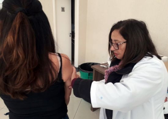 UBSs abrem sábado para vacinar contra o sarampo