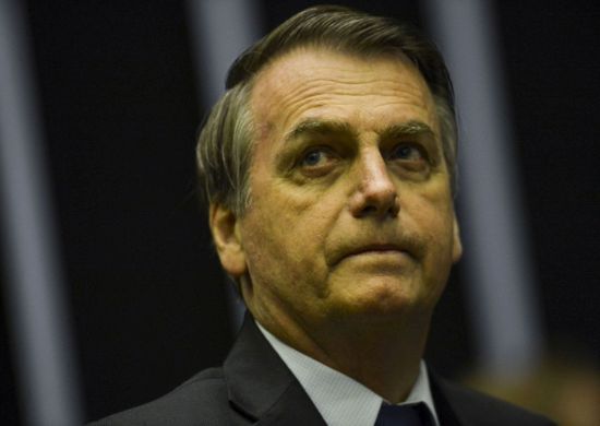 Celular de Bolsonaro foi alvo da ação de hackers, afirma ministério