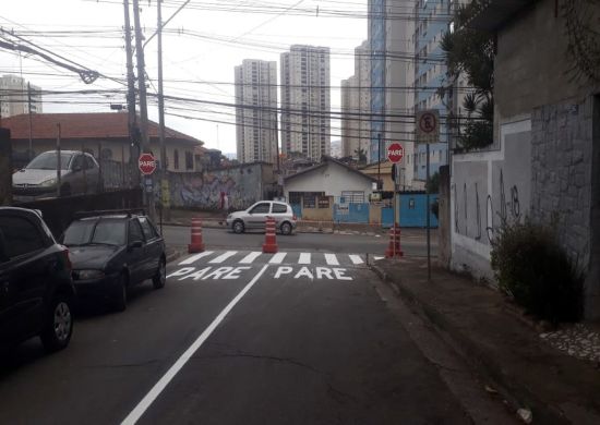 Rua Corbélia, no Flor da Montanha, passa a ter mão única de direção