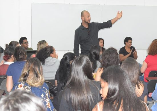 Prefeitura promove curso voltado às relações étnico-raciais