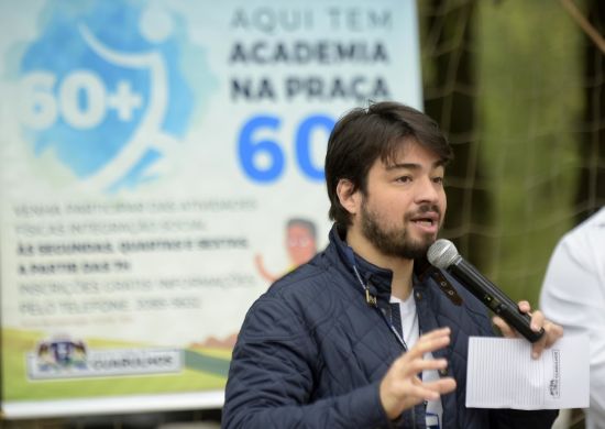 Prefeito Guti prestigia inauguração de Academia na Praça 60+ no Cabuçu