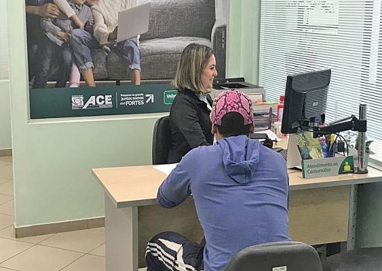 Consulta de situação financeira da ACE-Guarulhos ajuda empresários e consumidores