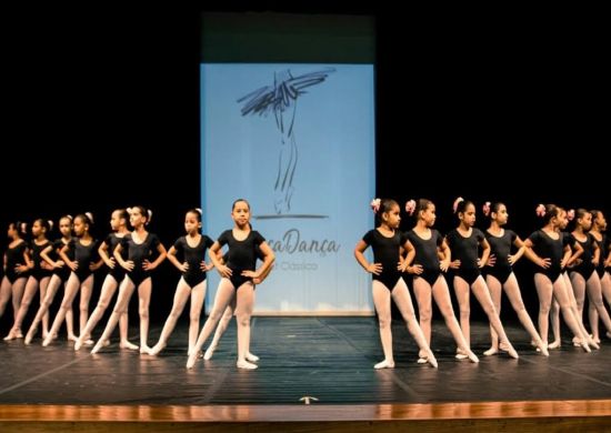 Bailarinos do Projeto EducaDança se apresentam em dois CEUs no sábado