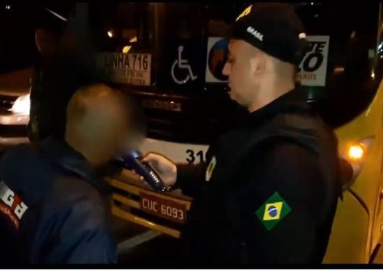 Motorista de ônibus é flagrado dirigindo bêbado em Guarulhos