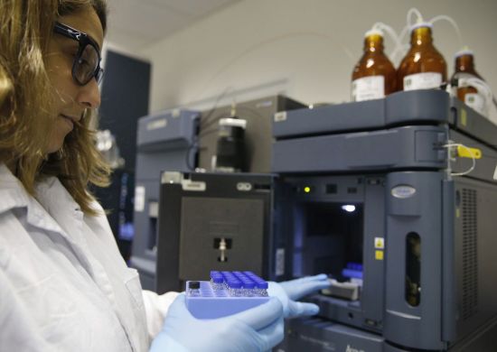 Capes abre 3.920 vagas para o programa Ciência é 10
