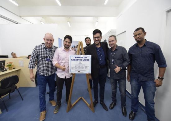 Prefeito Guti prestigia entrega de complexo de assistência social