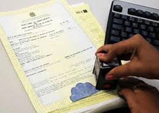 Justiça autoriza acréscimo de sobrenome do cônjuge após casamento