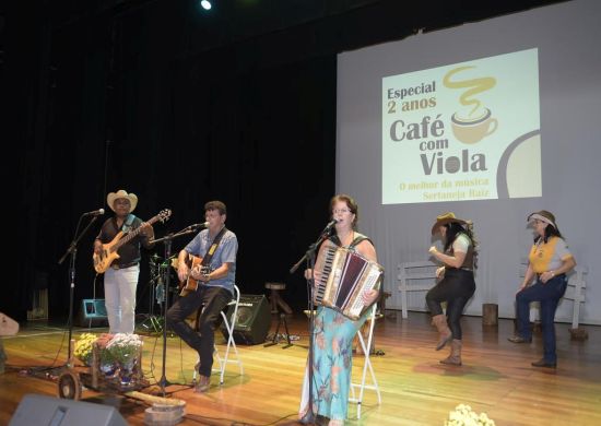 Teatro do CEU Ponte Alta recebe edição especial do Café com Viola no domingo