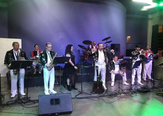 Baile com Orquestra Casino de Sevilla marca Dia Internacional do Idoso