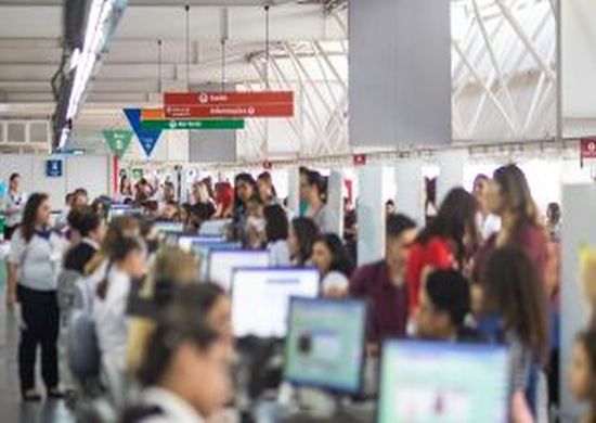 Veja o que fecha em órgãos estaduais na segunda (28)