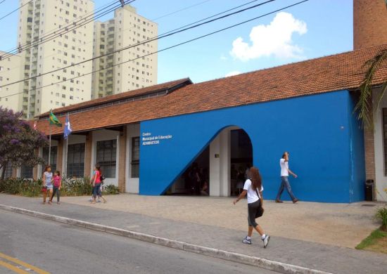 Apresentações musicais e sorteio de brindes marcam o Dia do Servidor