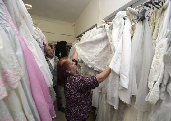 Inscritos para o 10º Casamento Comunitário de Guarulhos provam trajes