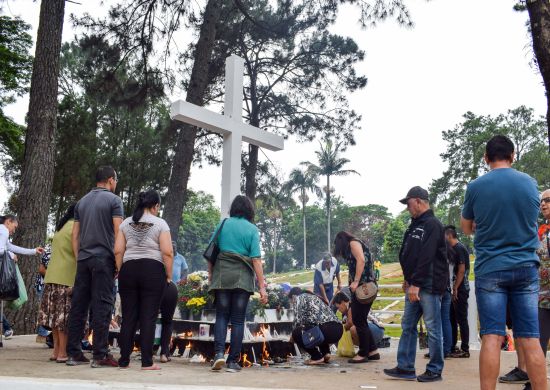 Cemitérios de Guarulhos ampliam horário no Dia de Finados