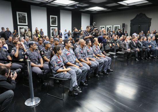 Policiais nota 10 do Estado são homenageados