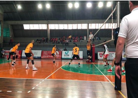 Vôlei Guarulhos vence a segunda e segue líder do grupo B