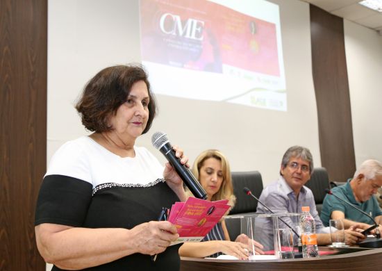 ACE-Guarulhos entrega certificados de filiação a novos associados
