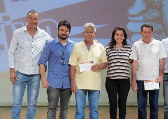 Prefeito Guti prestigia prêmio Destaque Esportivo