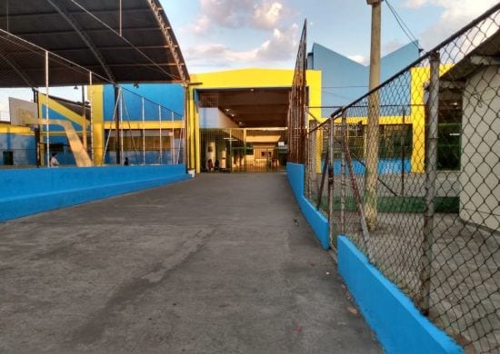 Justiça proíbe Doria de pintar escolas estaduais de amarelo e azul