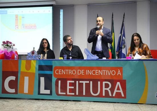 Cerimônia marca a reabertura dos Centros de Incentivo à Leitura