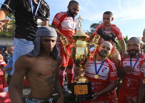 Nos pênaltis, Águas Vermelhas conquista a Taça GRU de Futebol Amador