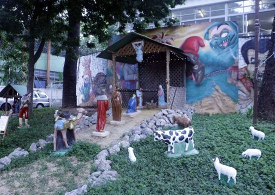 Praça da Biblioteca Monteiro Lobato ganha presépio