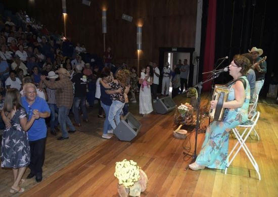 Café com Viola recebe convidados especiais no Teatro do CEU Ponte Alta no domingo
