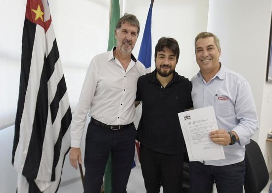 Prefeito Guti recebe grupo de empresários no Paço Municipal