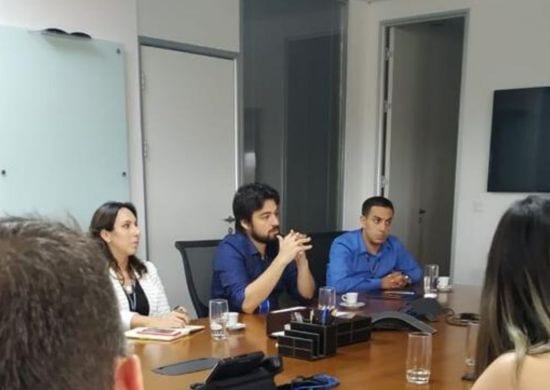 CORONAVÍRUS: Prefeito se reúne com Gru Airport, Anvisa e PF para ajudar no combate