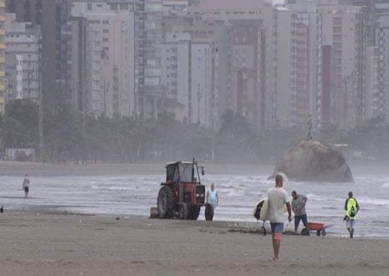 Trator atropela mais um banhista em praia do litoral paulista