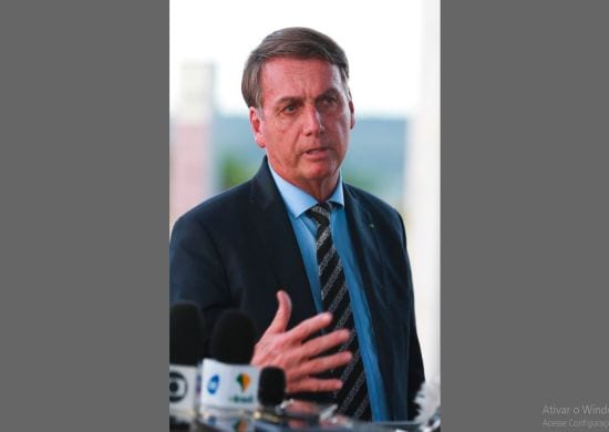 Bolsonaro diz que zera impostos federais se governadores zerarem ICMS