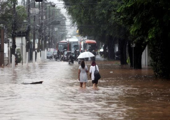 Chuva causa prejuízo de R$ 110 milhões ao comércio em SP