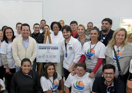 Prefeito Guti prestigia entrega do Restaurante Escola “Sabor do Saber”
