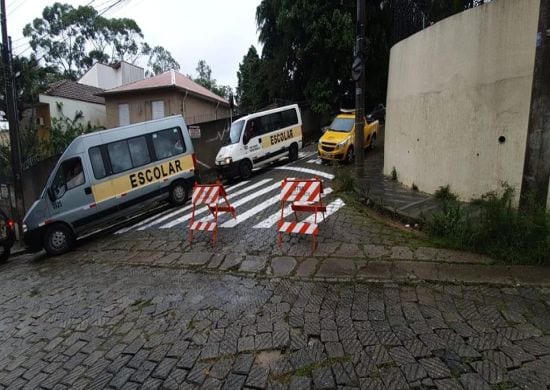Rua da Vila Galvão vira mão única para facilitar o escoamento de veículos
