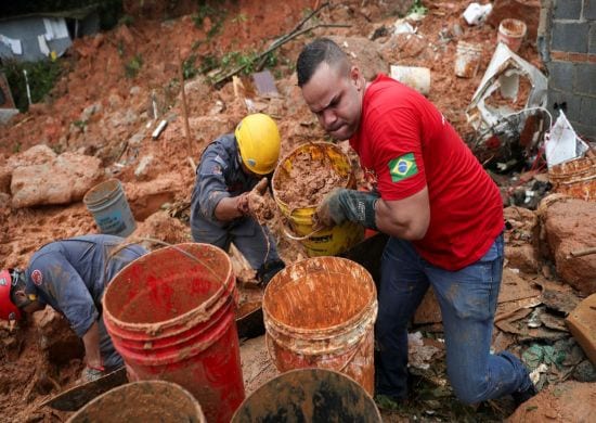 Baixada Santista tem 41 desaparecidos depois das chuvas