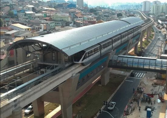 Após rompimento de pneu, monotrilho fica paralisado em São Paulo