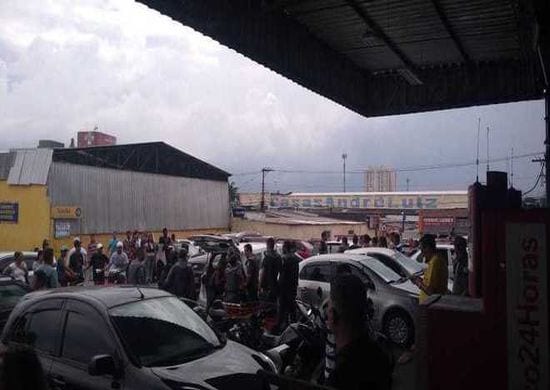 Grupo com 30 pessoas faz arrastão em mercado do Itaim Paulista