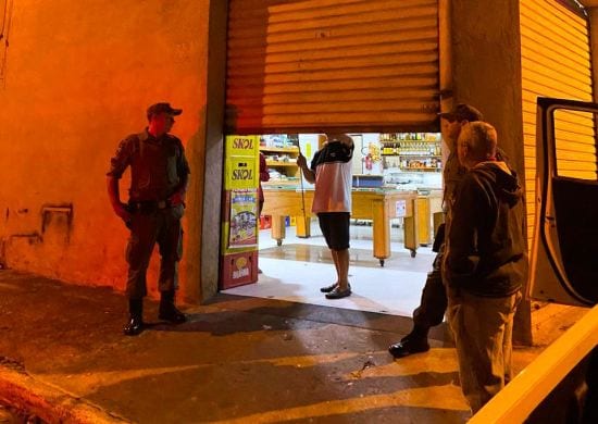 Prefeitura lacra estabelecimentos que descumprem decreto de suspensão de atividades