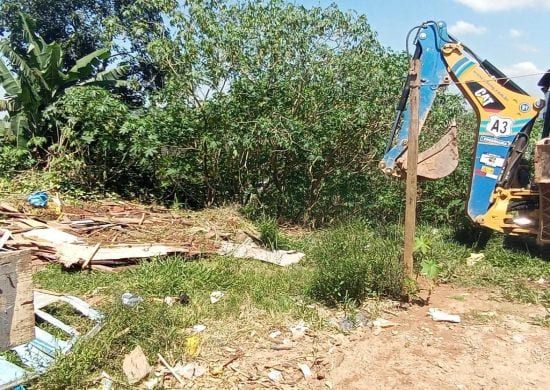 Prefeitura remove ocupação irregular em área de risco no Recreio São Jorge
