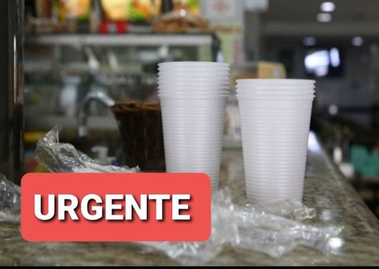 Justiça suspende lei que proíbe copos e talheres de plástico em SP