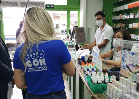 Procon Guarulhos notifica farmácias de manipulação por preços abusivos