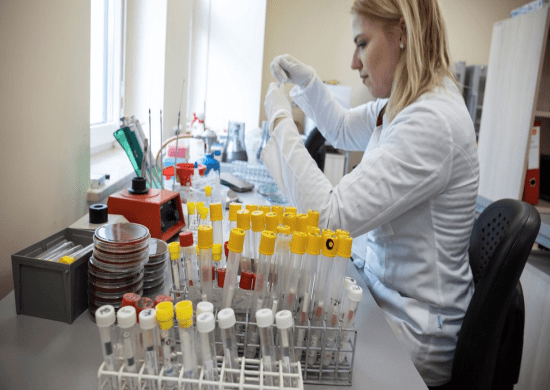 COVID-19: Chegam ao Brasil 500 mil testes para diagnóstico