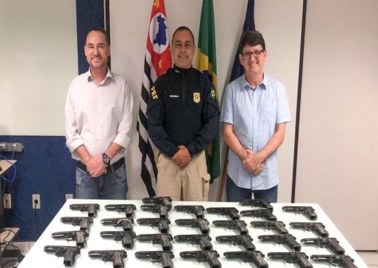 GCM de Guarulhos recebe doação de armas da Polícia Rodoviária Federal